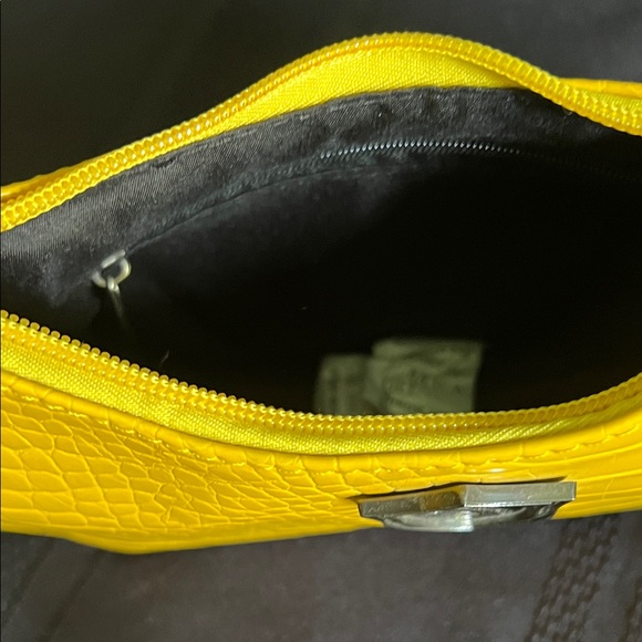 Bold Yellow Croc-Embossed Shoulder Bag hufflepuff new - Picture 5 of 9